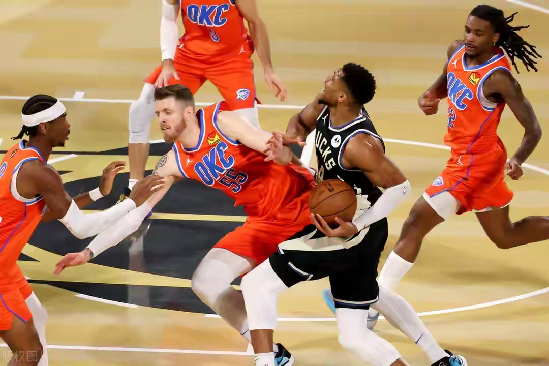 包含密尔沃基雄鹿发布备战花絮，今夜豪取连胜，NBA季后赛任务艰巨，轮换策略成焦点的词条