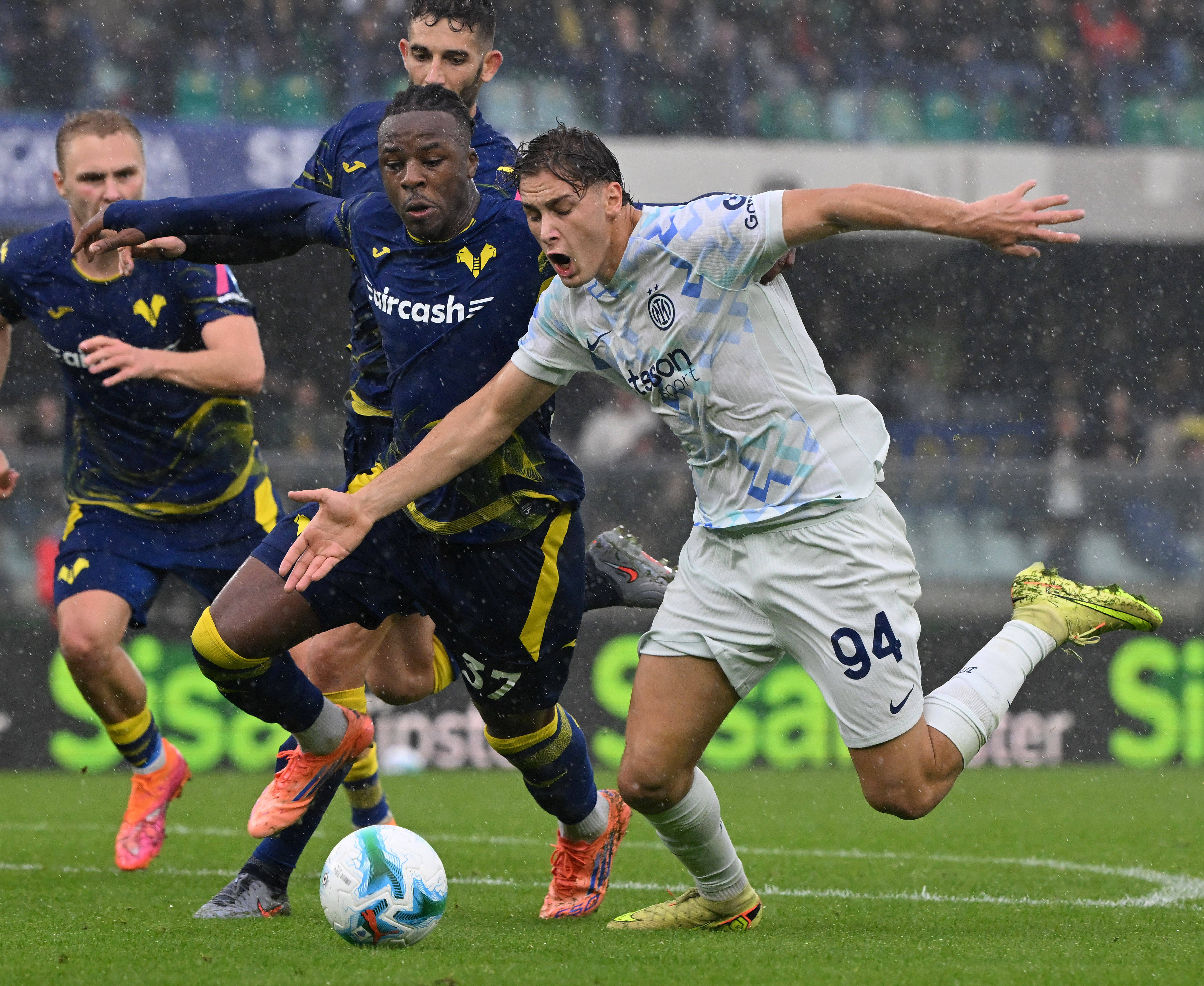 爱游戏官网入口-包含国际比赛日国际米兰调整名单以备NBA总决赛，主帅复盘环节打磨，震撼外界，身体对抗强度拉满的词条